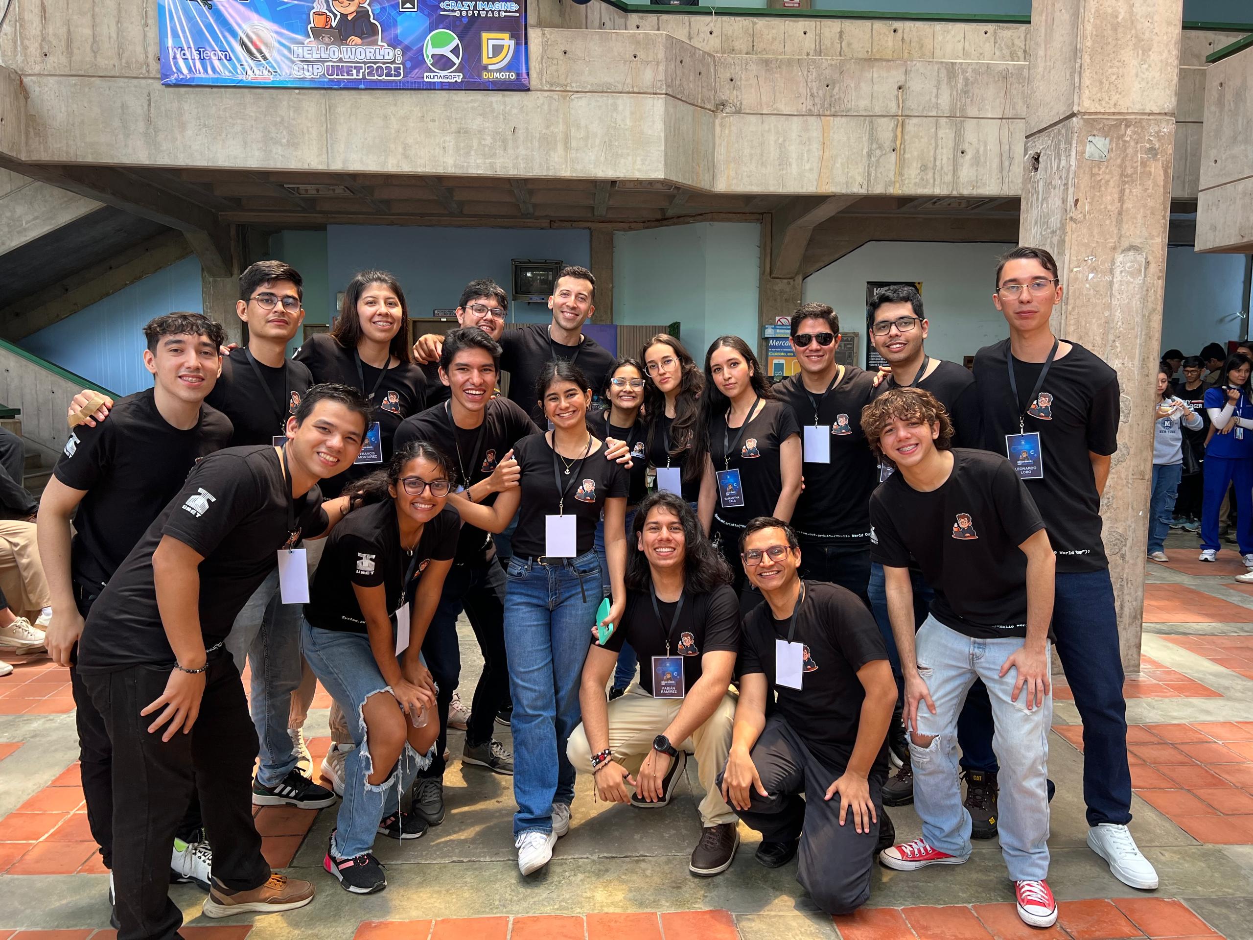 Organizadores Hello World Cup